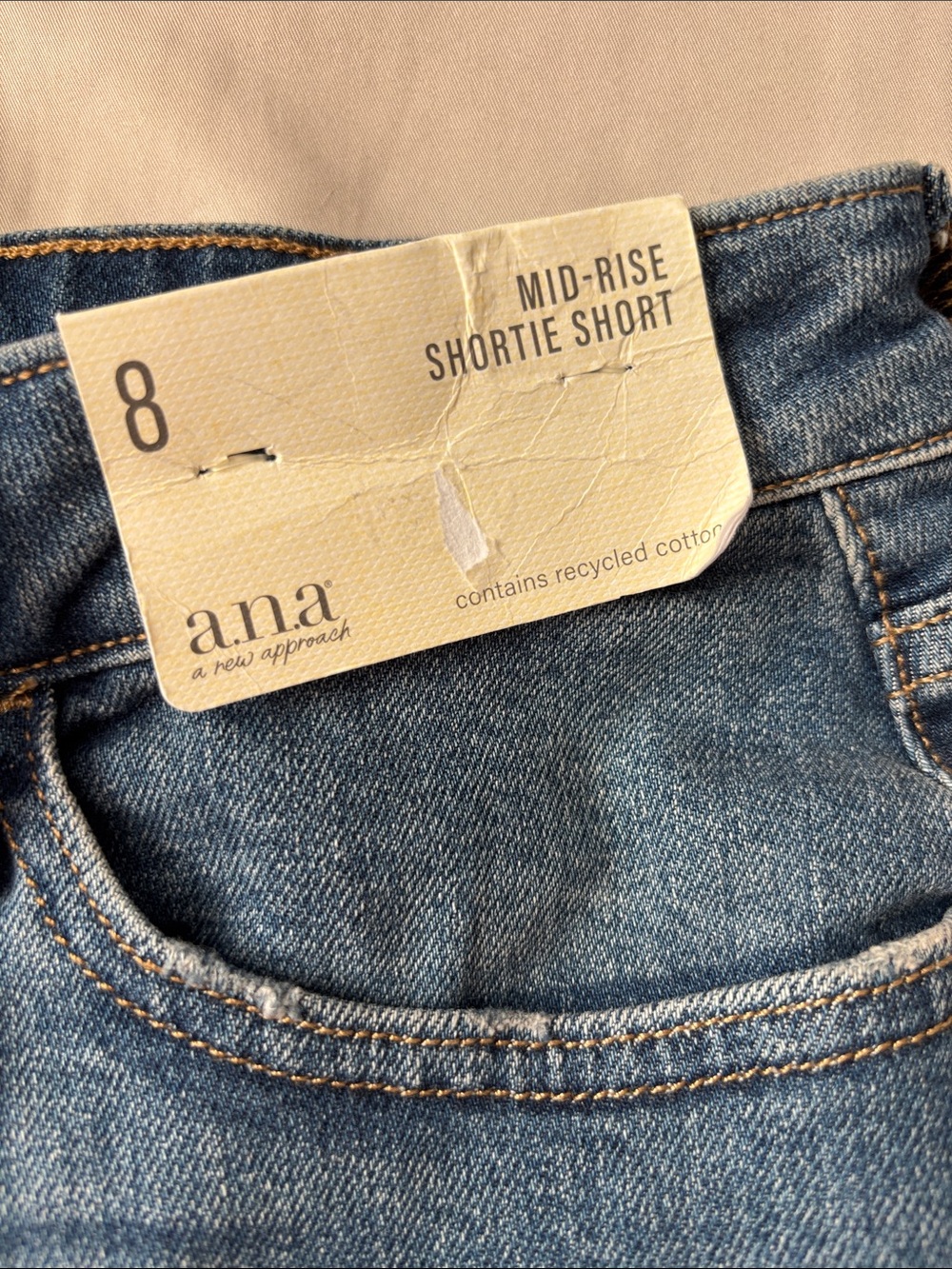 NWT a.n.a Denim Jean Shorts in Medium Blue Wash - Picture 3 of 4